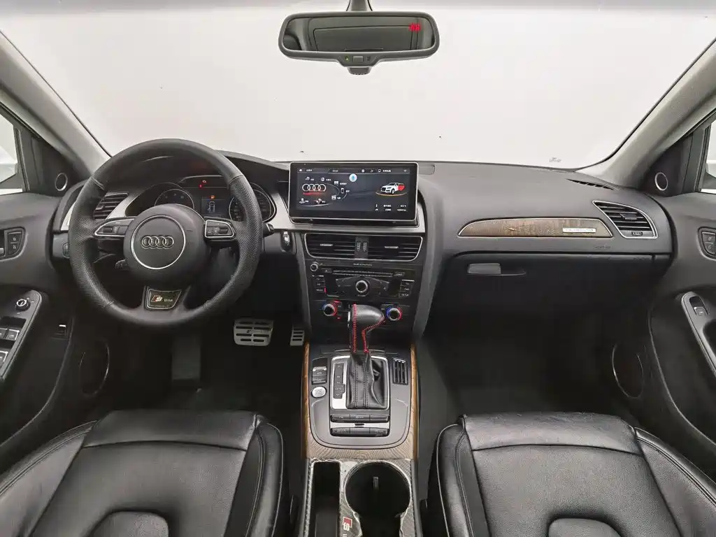 Фото 5 - Audi A4L