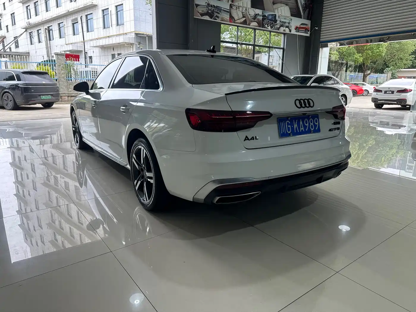 Audi A4L 2021 40 TFSI Premium Life Edition фото 7