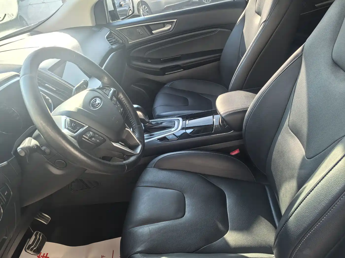 Фото 7 - Ford Edge