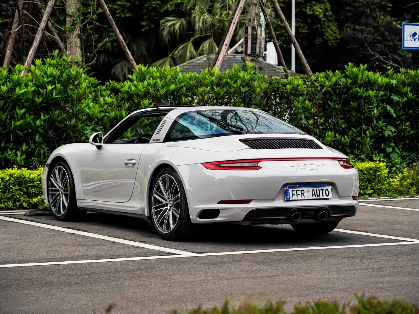 Porsche 911 2016 Targa 4 3.0T фото 14