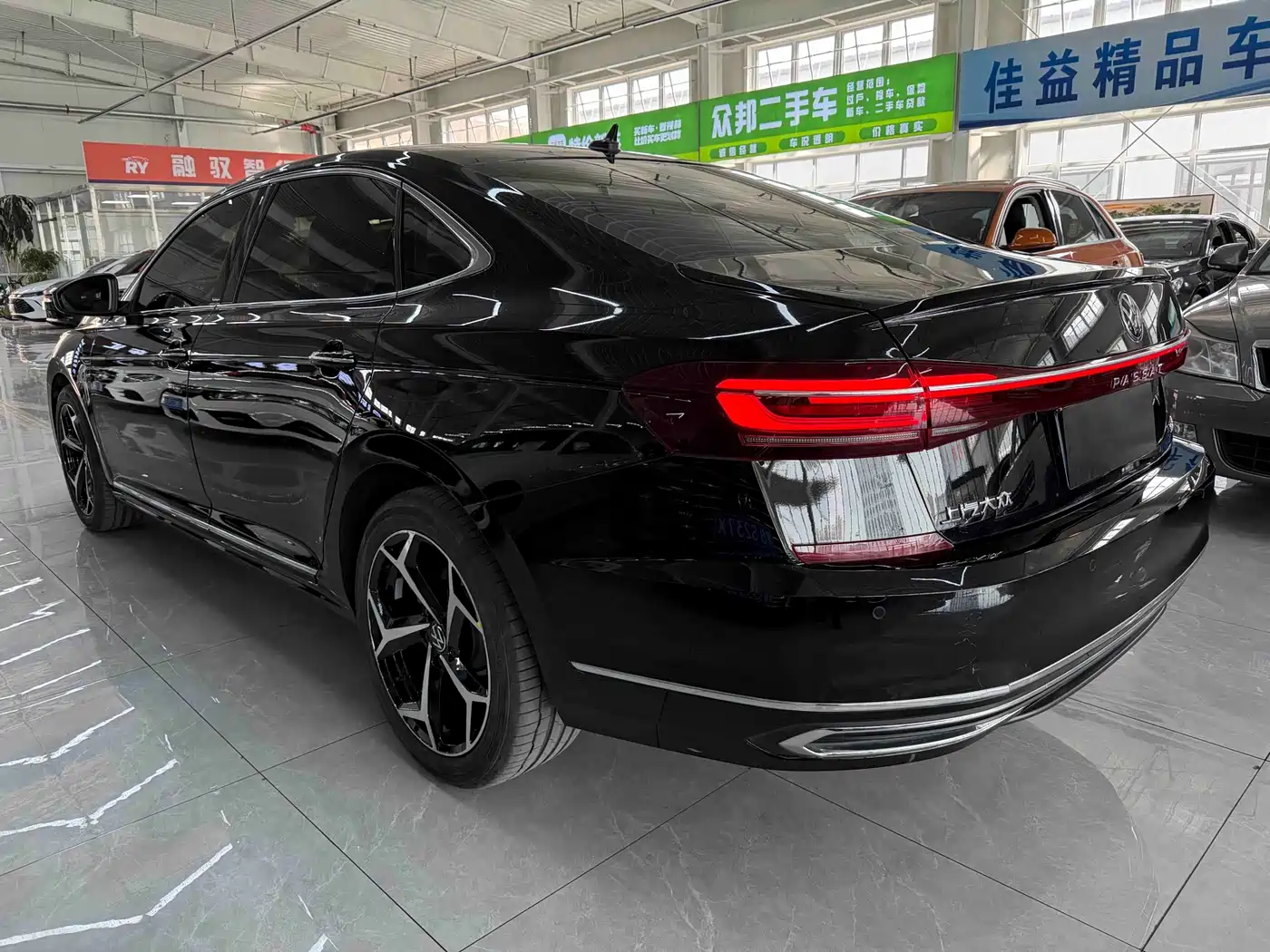 Volkswagen Passat 2023 280TSI Elite Edition фото 6