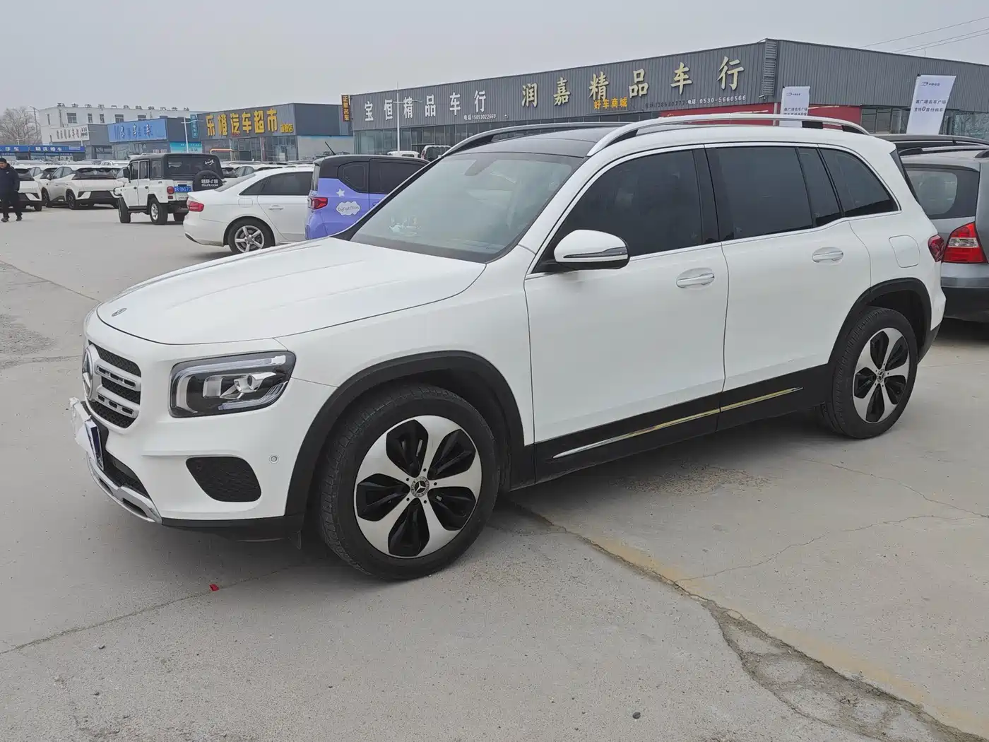 MERCEDES-BENZ GLB