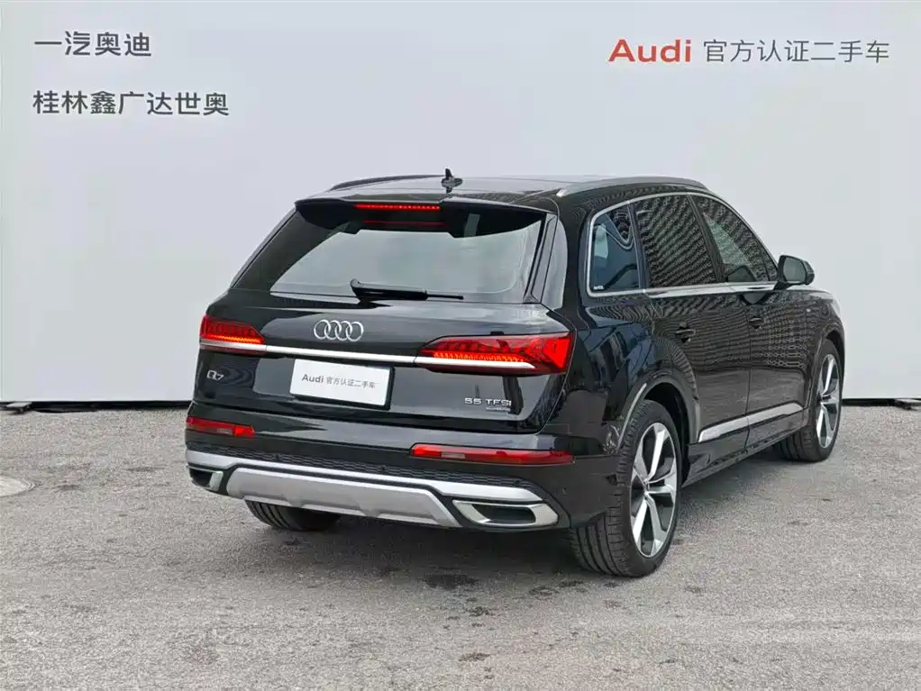 Audi Q7 2021 55 TFSI quattro S line Premium фото 4