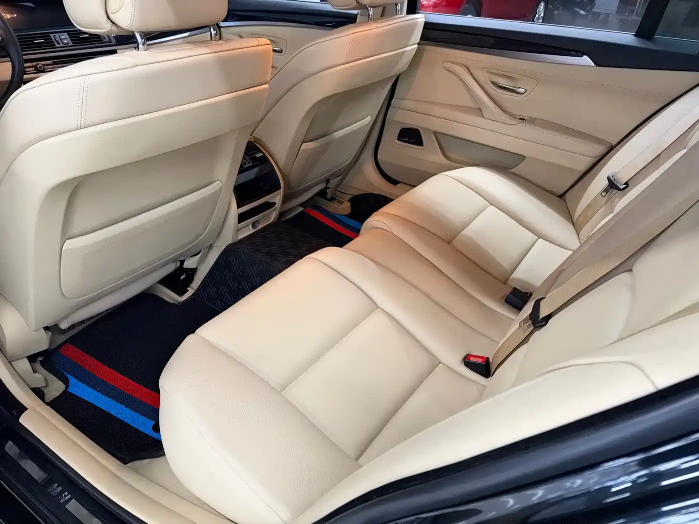 BMW 5 Series 2013 520Li Elegance фото 8