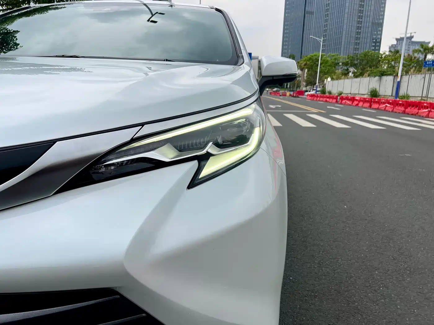 Toyota Sienna 2021 2.5L Hybrid Ultimate Edition фото 5