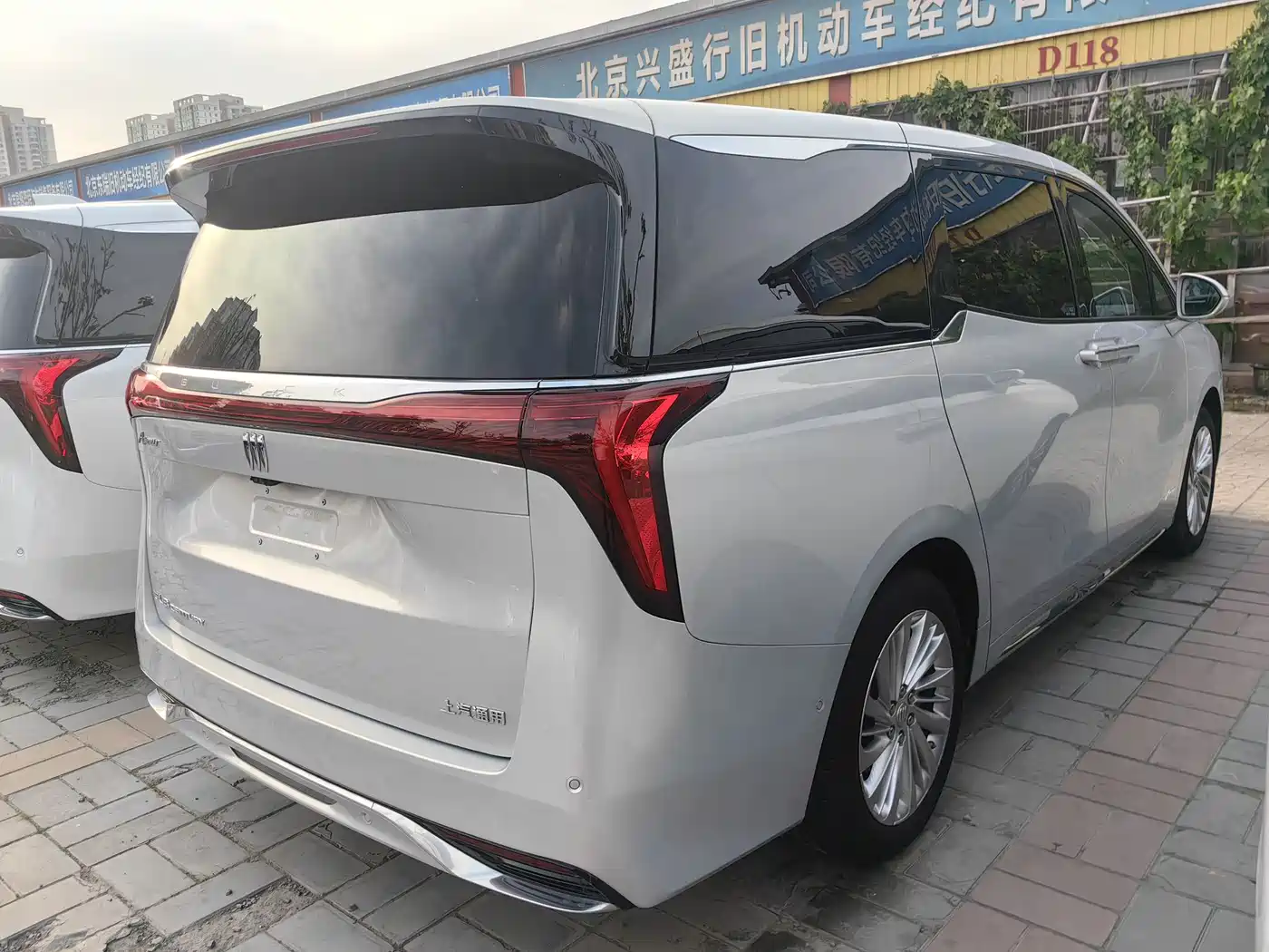Buick Century 2025 2.0T 7-Seater World Edition фото 12
