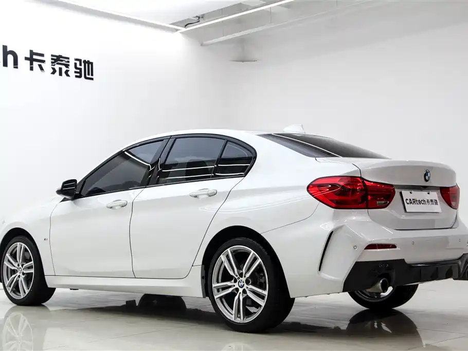 BMW 1 Series 2019 120i Leading M Sport Package фото 7