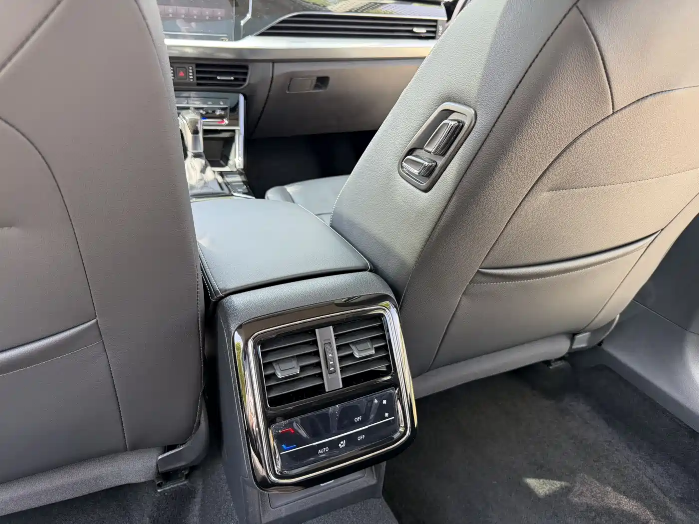 Фото 20 - Volkswagen Passat