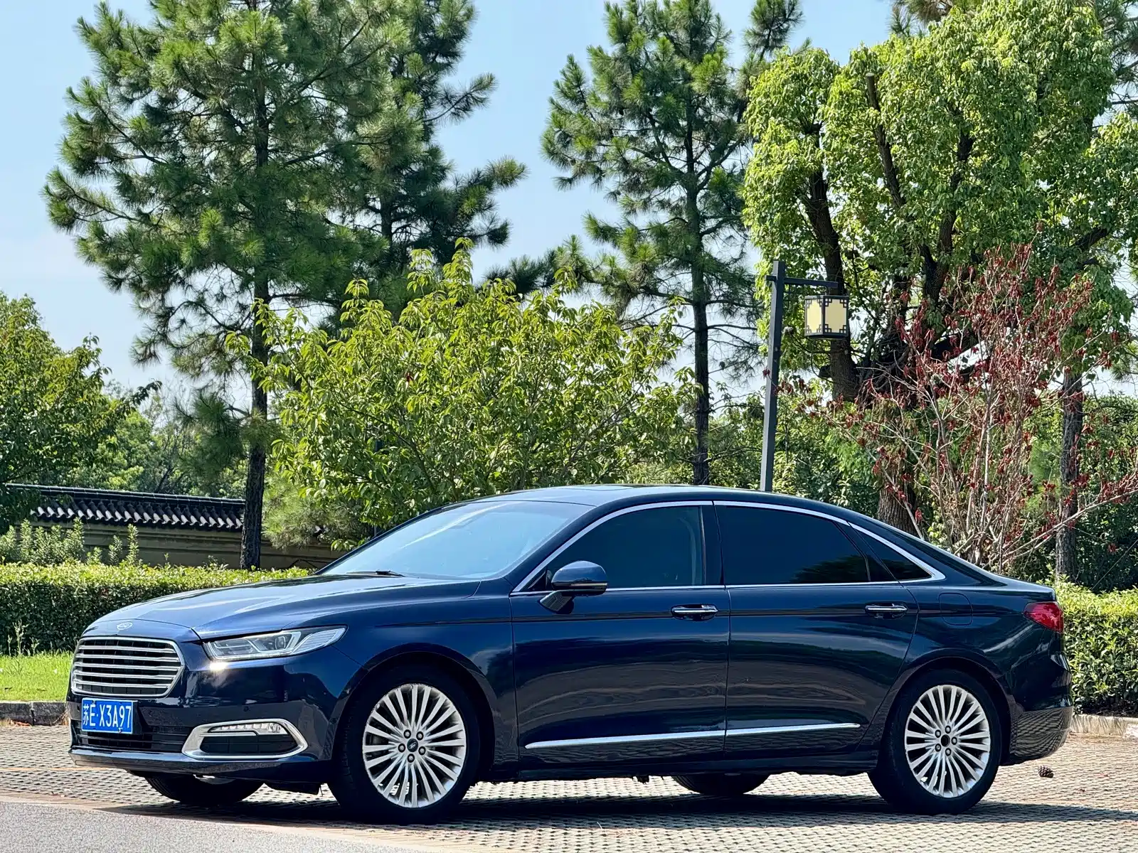 Фото 1 - Ford Taurus