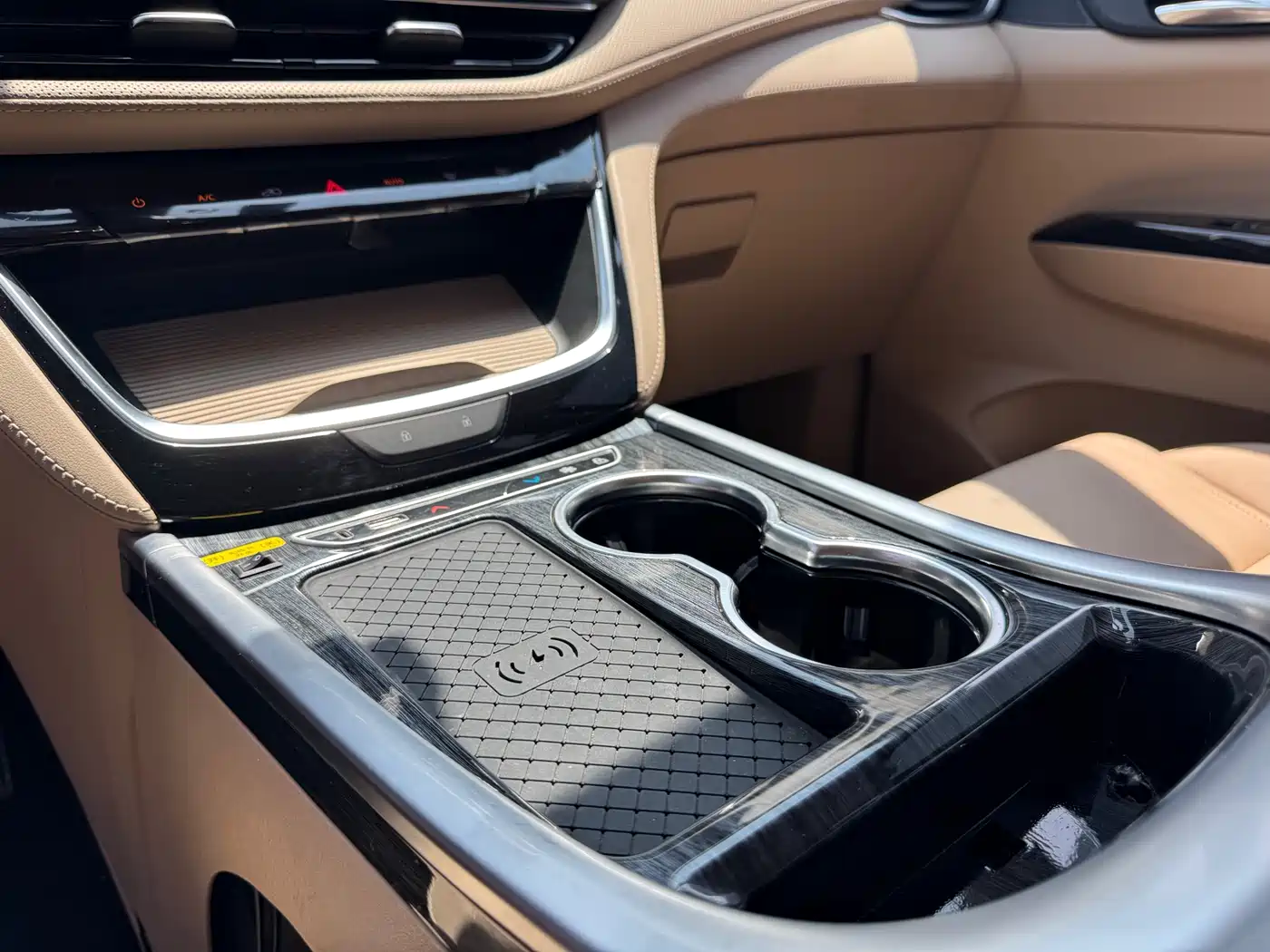 Buick GL8 New Energy 2025 Landlux Smart Edition 7-seater фото 7