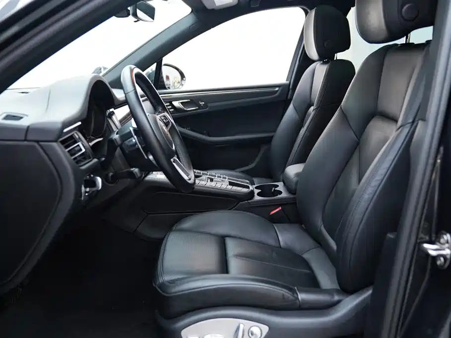 Porsche Macan 2021 Macan 2.0T фото 9