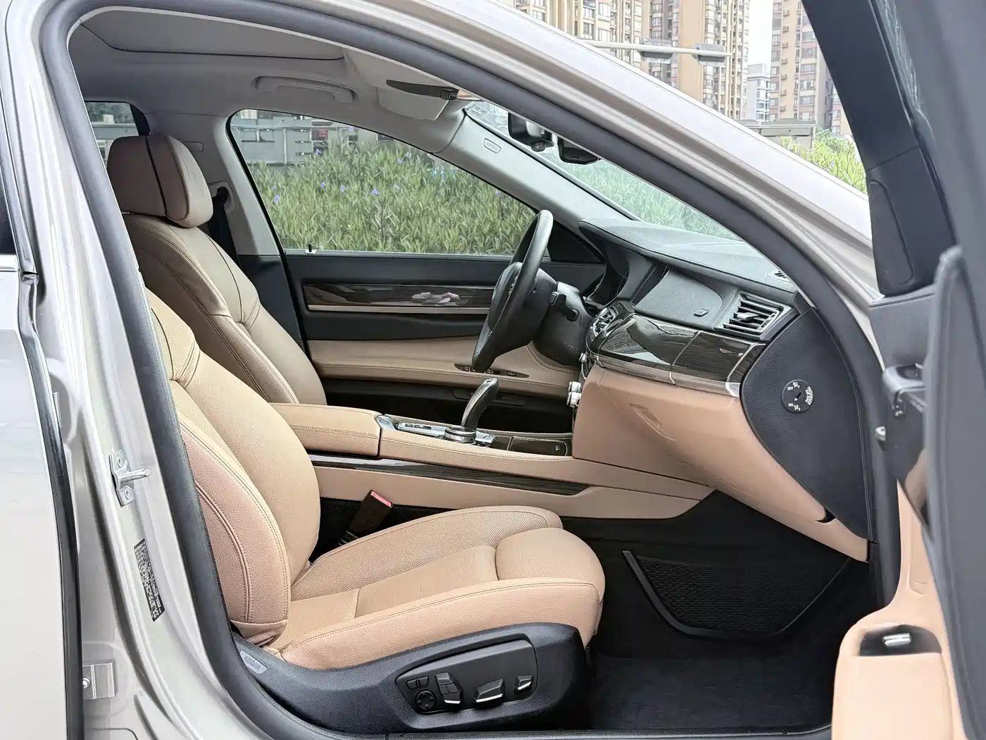BMW 7 Series 2013 Model 730Li Luxury фото 8