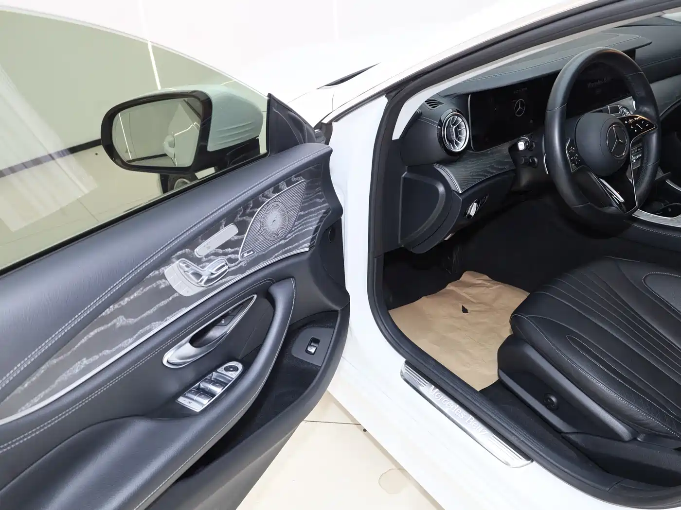 MERCEDES-BENZ CLS