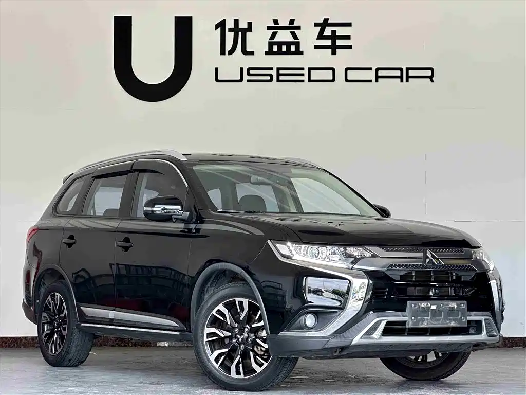 Mitsubishi Outlander 2020 2.0L 2WD Premium 5-seater фото 3