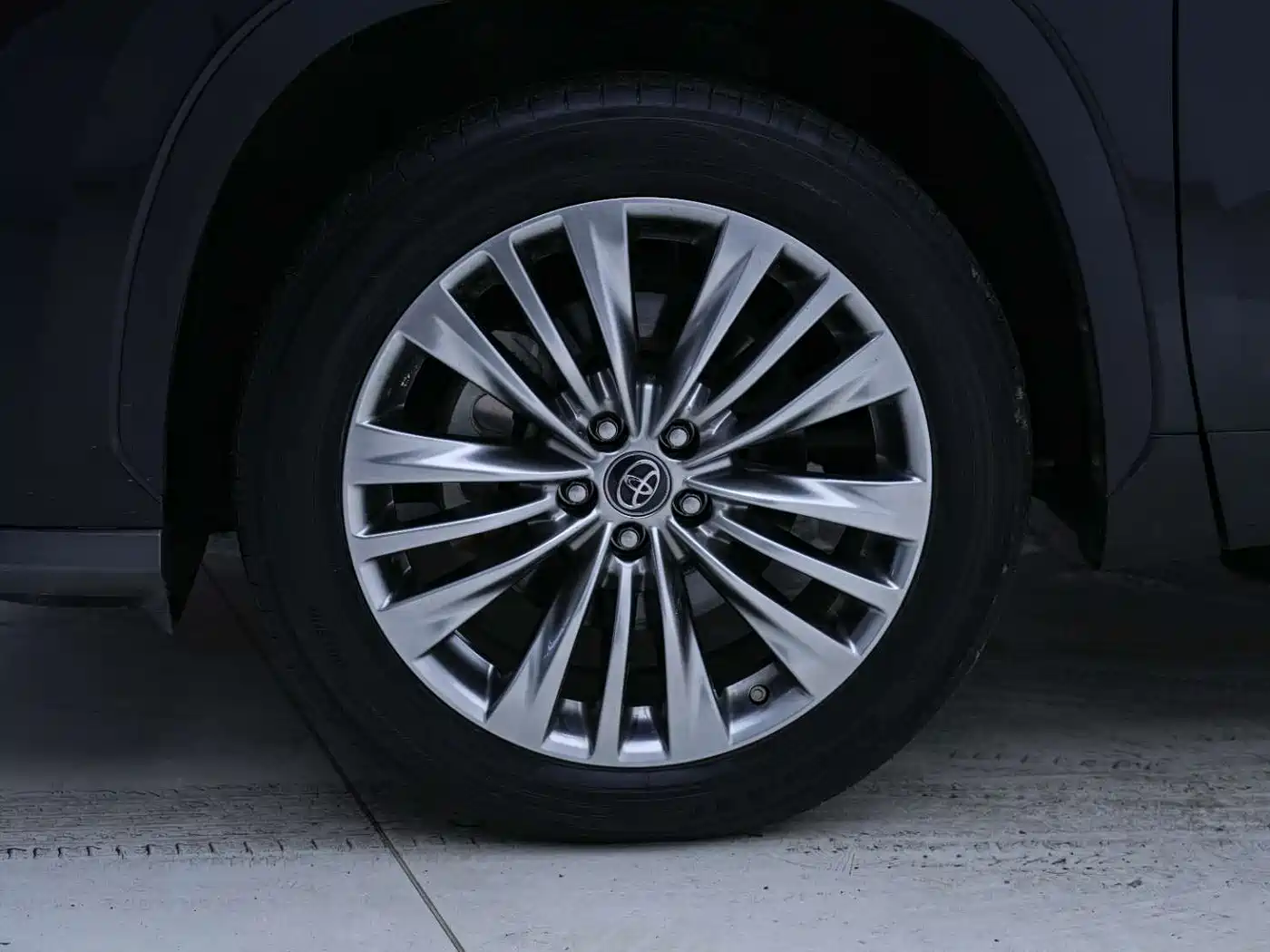 TOYOTA HIGHLANDER