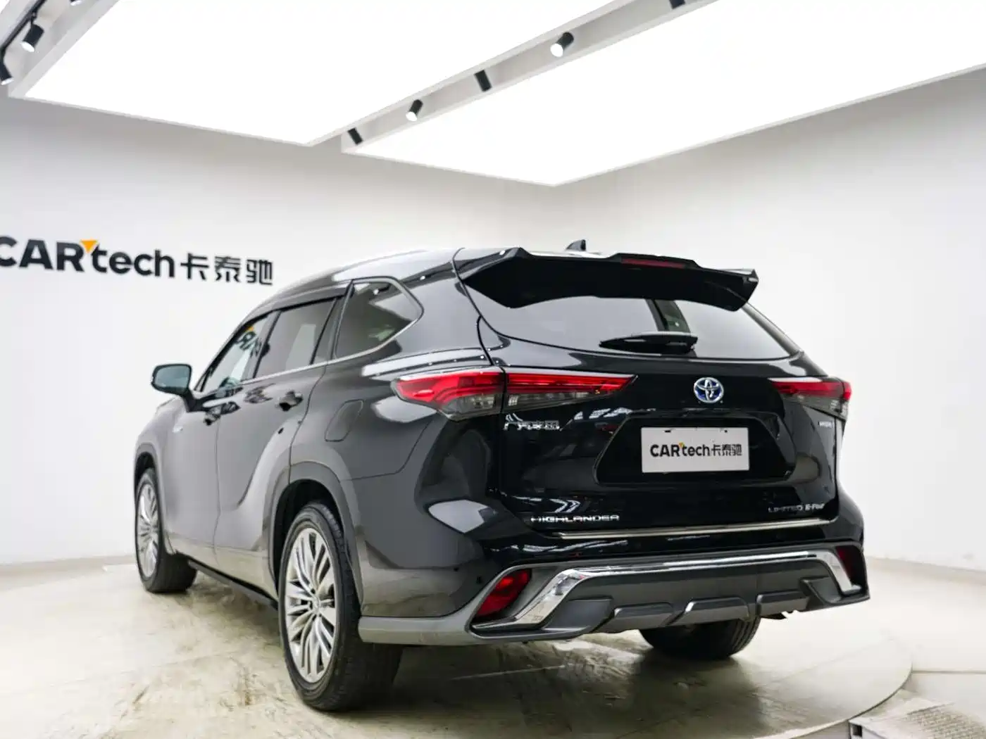 TOYOTA HIGHLANDER