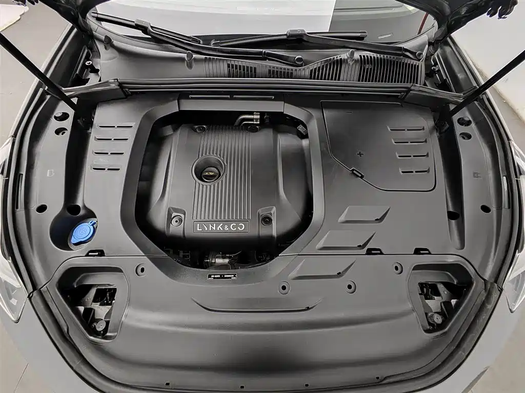 Lynk & Co 02 2019 High Performance 2.0T Automatic 2WD Power Edition China VI фото 6