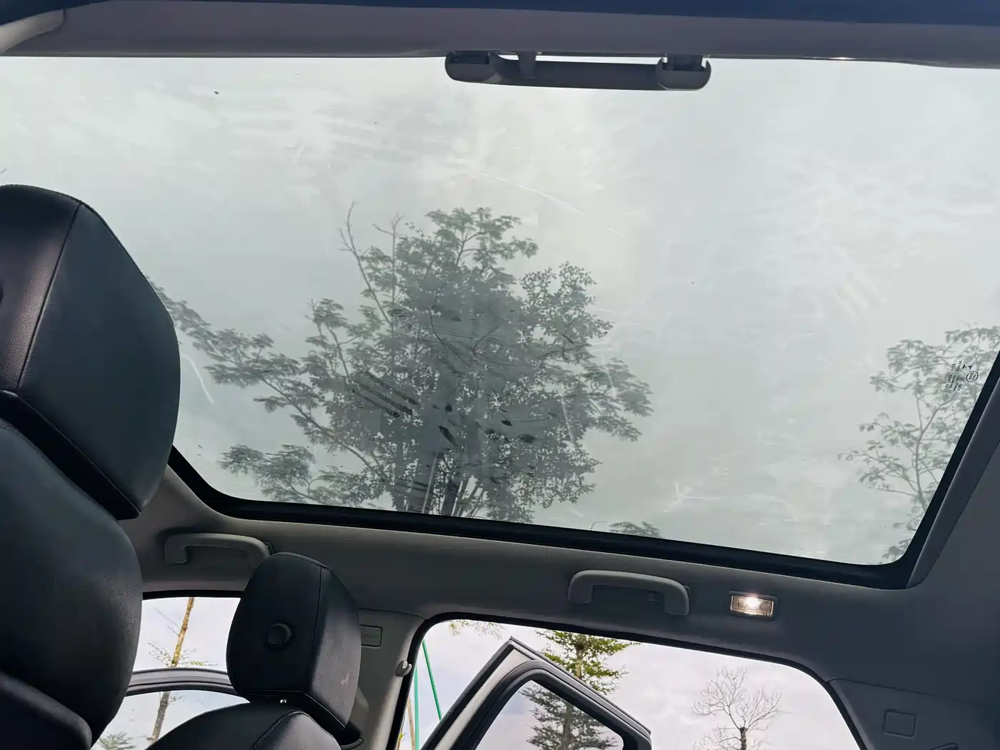 Land Rover Discovery Sport 2018 240PS SE Edition фото 19