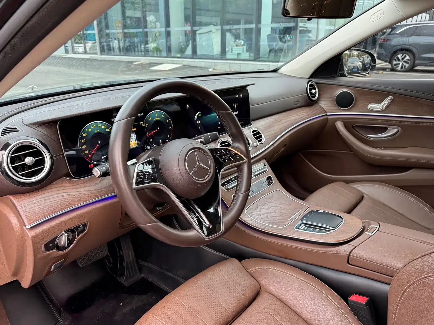 Mercedes-Benz E-Class 2022 E 260 L фото 5
