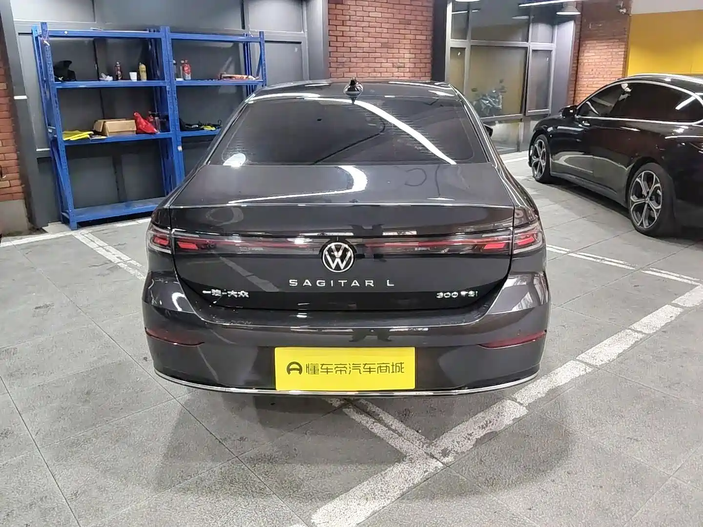 Фото 8 - Volkswagen Sagitar