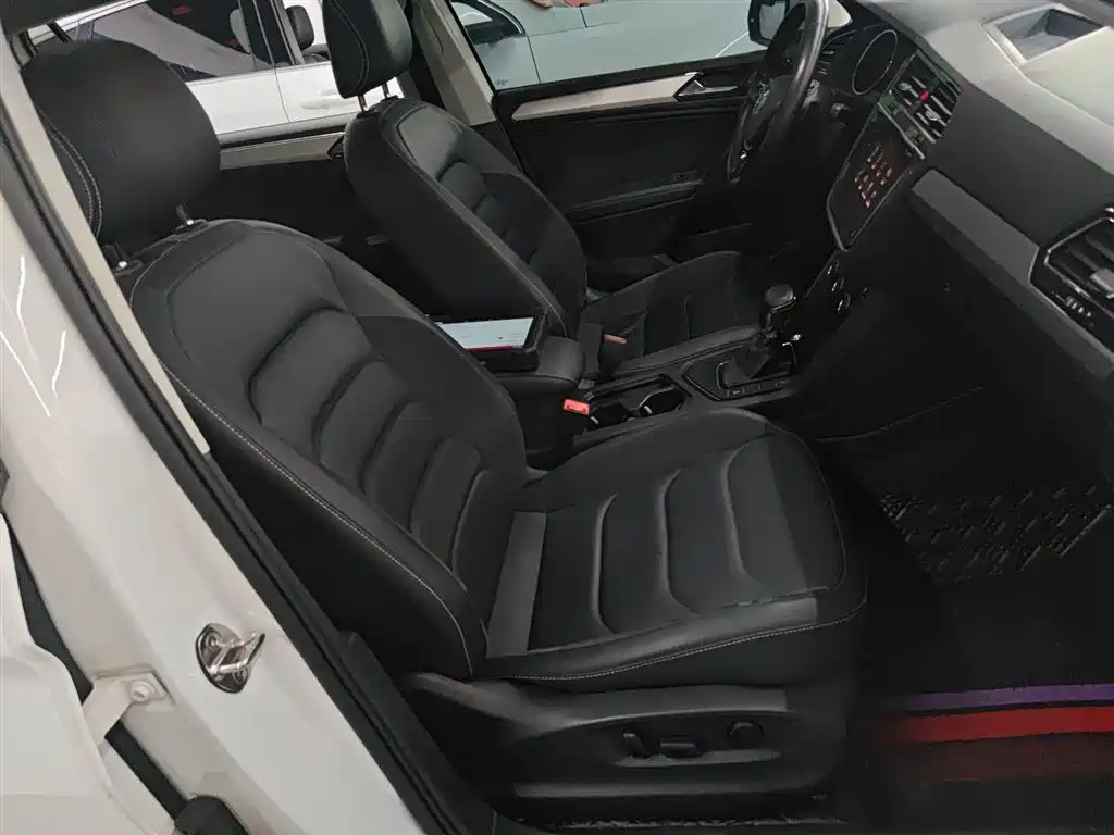 Volkswagen Tiguan L 2019 Facelift 330TSI Auto 2WD Panorama Comfort China VI фото 25