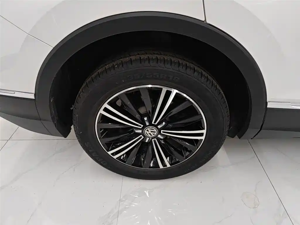 Volkswagen Tiguan L 2019 Facelift 330TSI Auto 2WD Panorama Comfort China VI фото 30