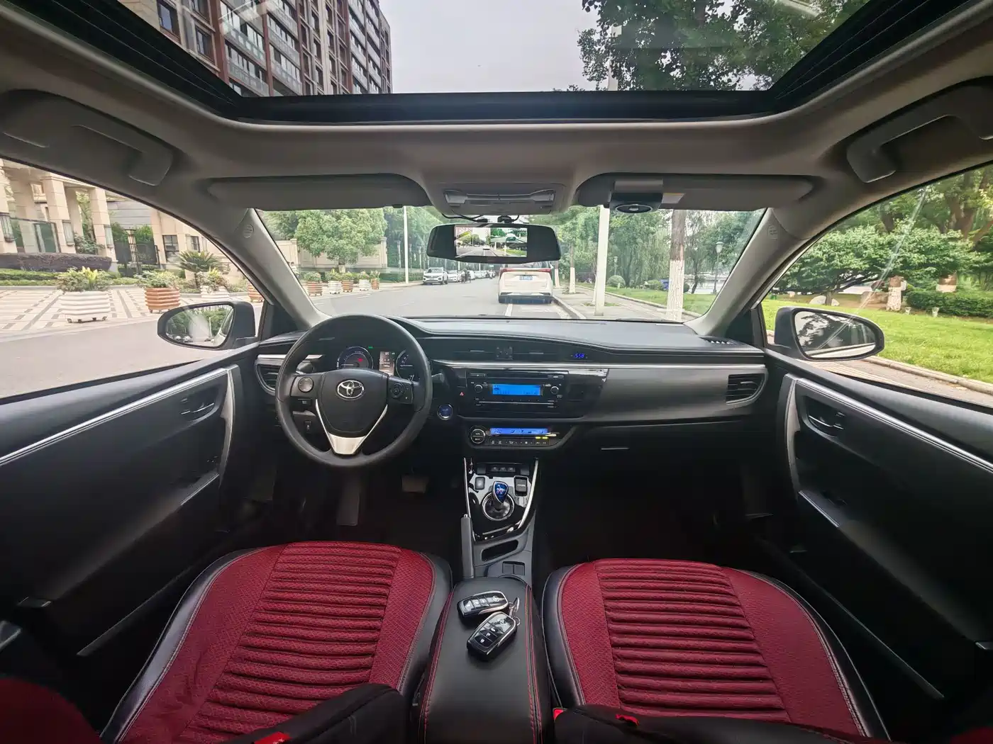 Toyota Levin 2016 Hybrid 1.8H GS E-CVT Elite Sunroof фото 11