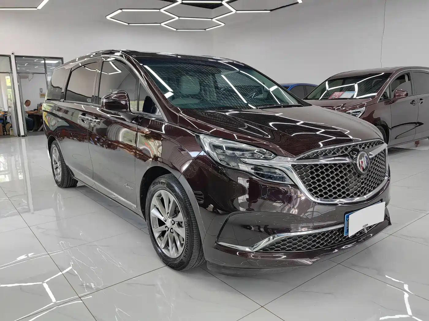Buick GL8 2021 Avenir Aivia 7-Seater Family Edition фото 3