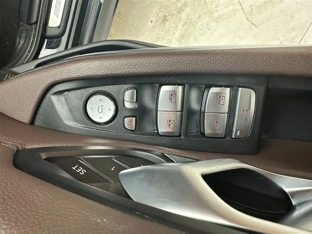 BMW 3 Series 2023 320Li M Sport Package фото 16