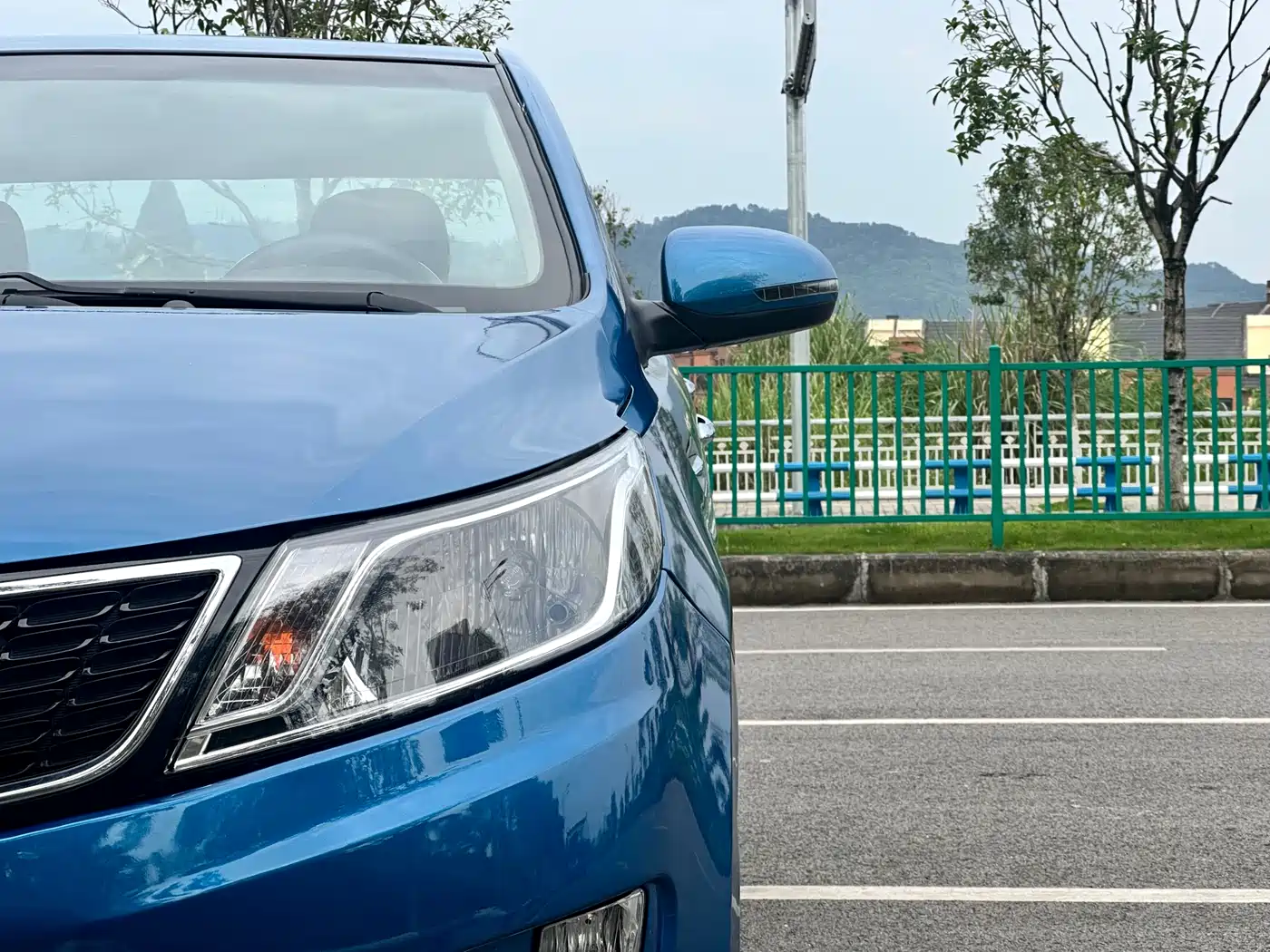 Kia K2 2012 2012 Sedan 1.6L AT Premium Commemorative Edition