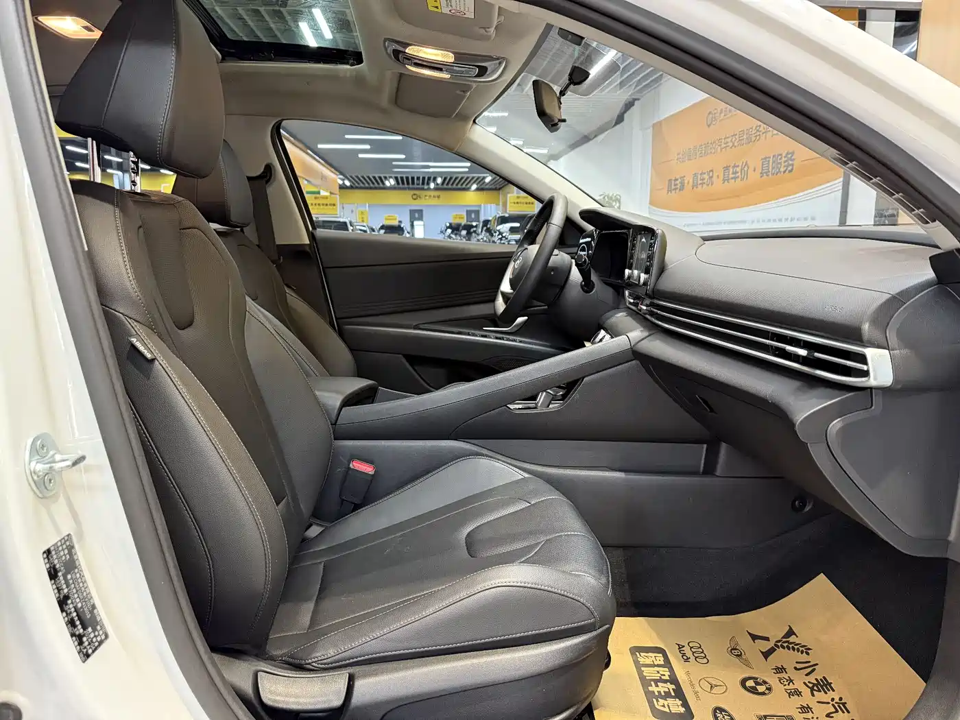 Hyundai Elantra 2022 1.5L CVT GLX Elite Edition фото 9