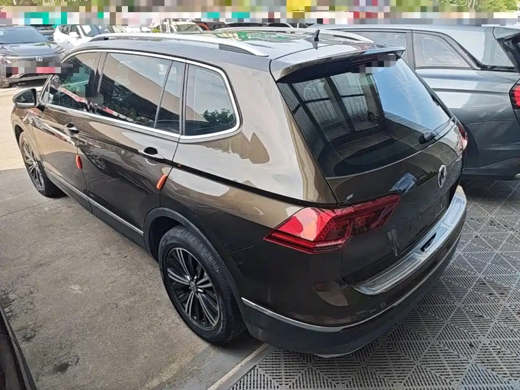 Фото 5 - Volkswagen Tiguan L