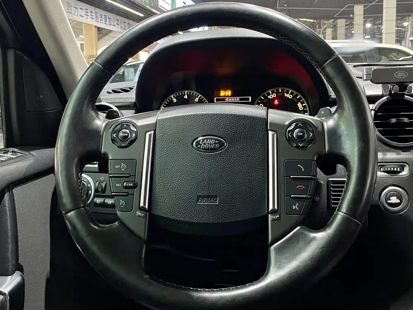 Land Rover Discovery 2014 3.0 SC V6 HSE фото 19