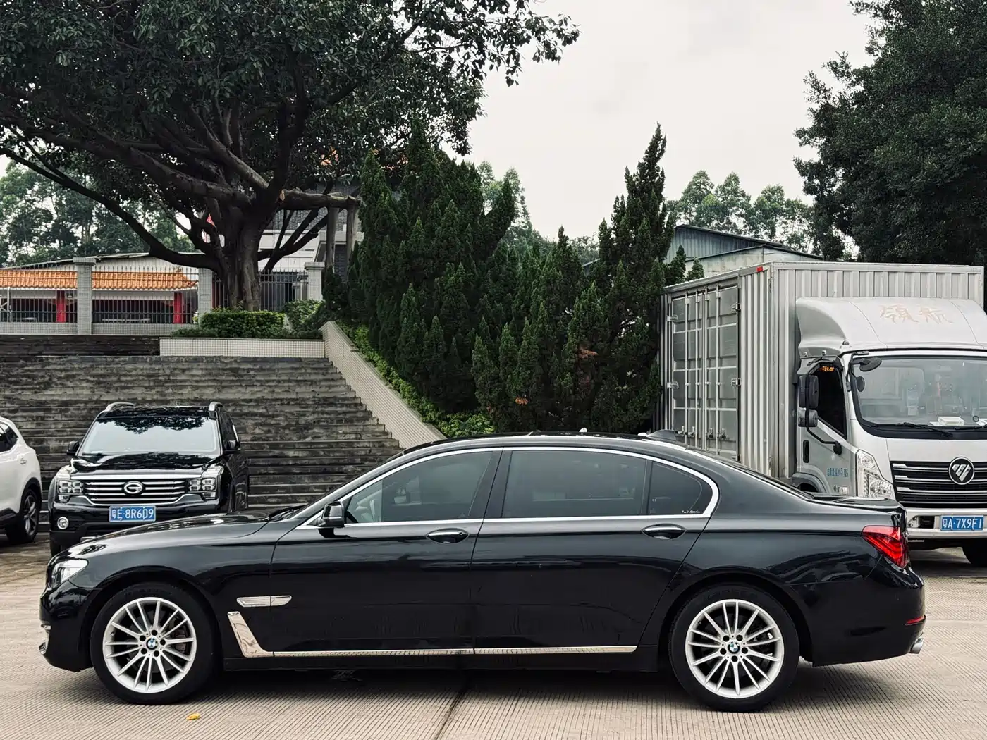 BMW 7 Series 2014 730Li Premium фото 7