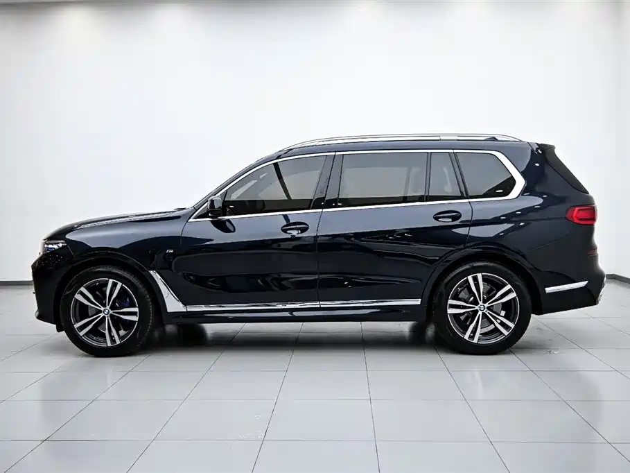 BMW X7 2022 xDrive40i Exclusive M Sport Package фото 5