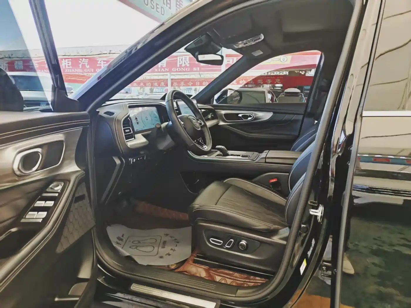 GAC Trumpchi Trumpchi GS8 2025 Pilot Series 2.0TGDI 2WD Luxury Edition 5-seater фото 4