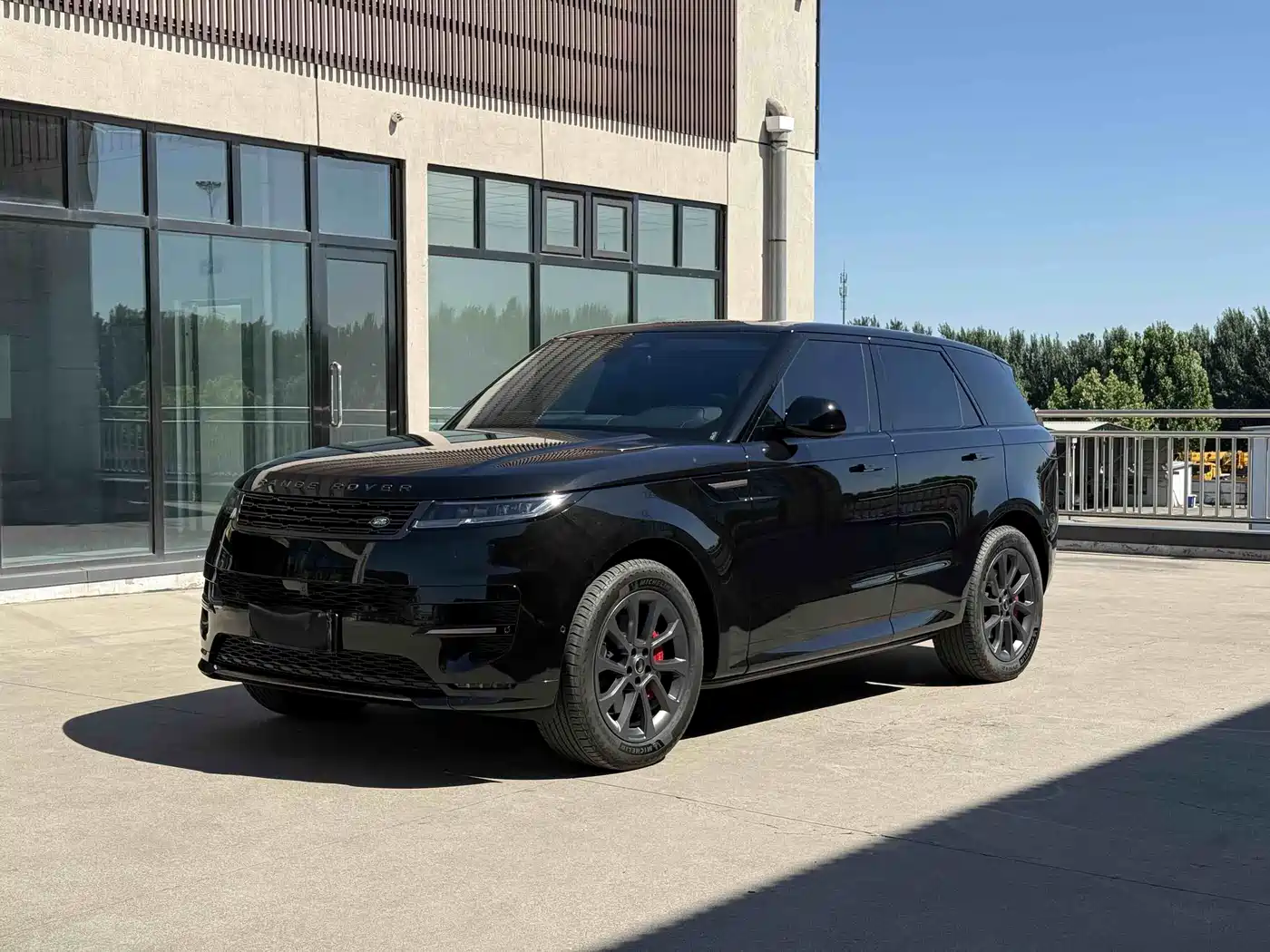 Land Rover Range Rover Sport 2024 400PS Dynamic SE