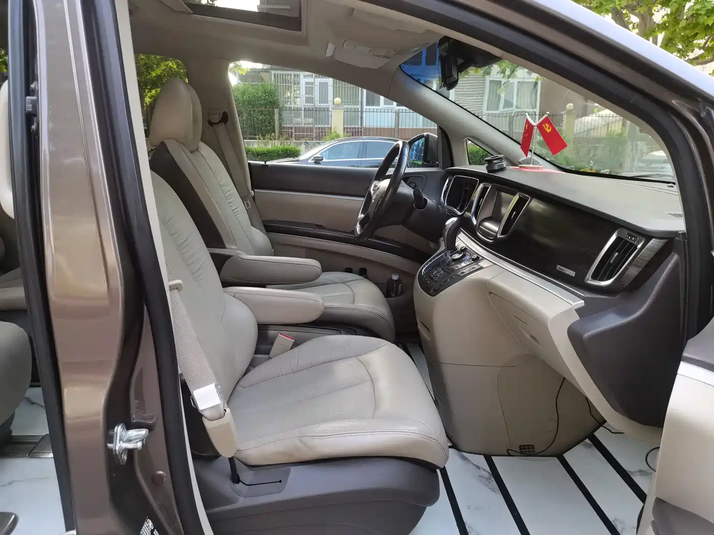 Buick GL8 2013 3.0L XT Luxury Business Flagship Edition фото 33