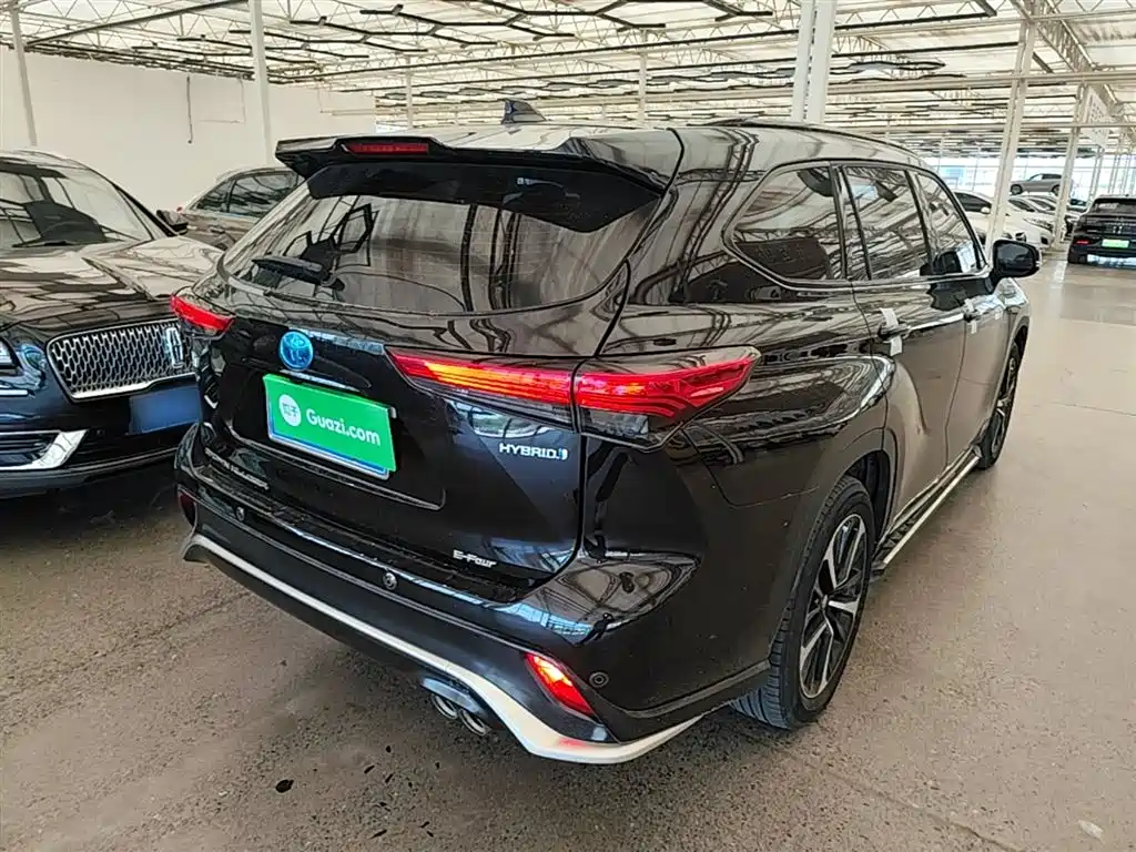 Toyota Crown Kluger 2021 2.5L HEV 4WD Luxury фото 7
