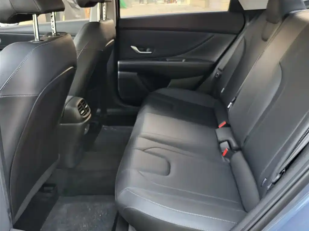 Hyundai Elantra 2023 1.5L CVT GLX Elite Edition фото 21