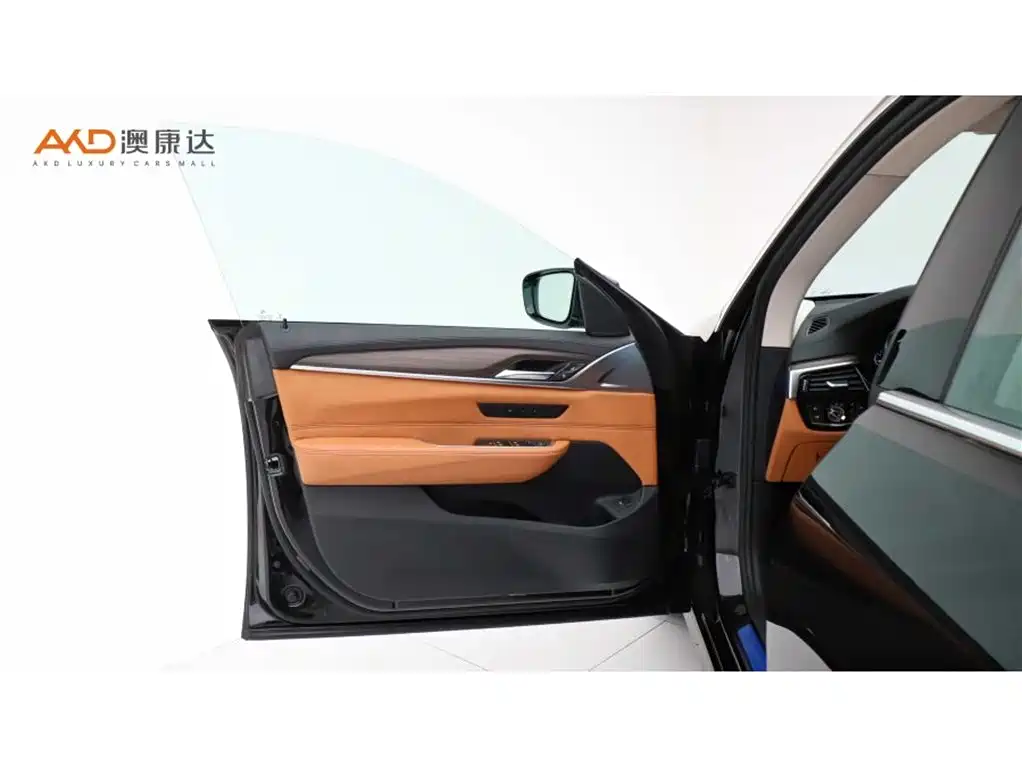 BMW 6 Series GT 2018 630i Luxury Design Package фото 10