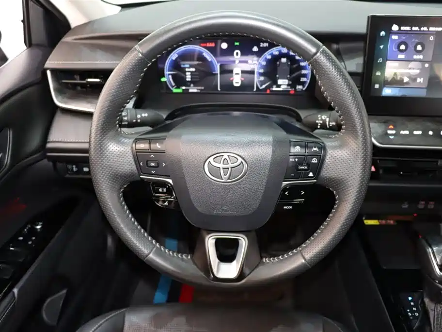 Toyota Camry 2024 Hybrid 2.0HG Premium Edition фото 13