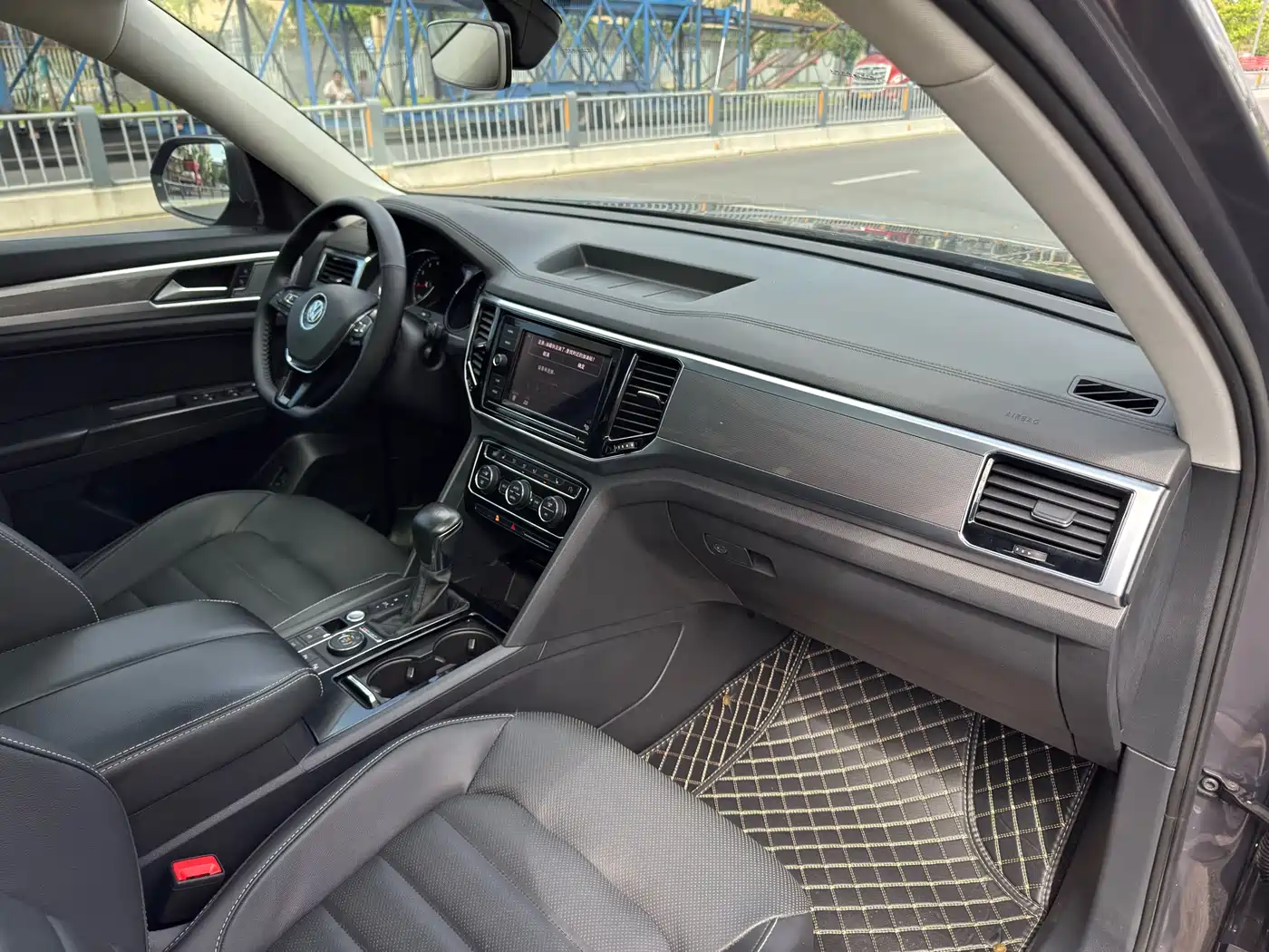 Volkswagen Teramont 2019 380TSI 4WD Luxury Edition China VI фото 9