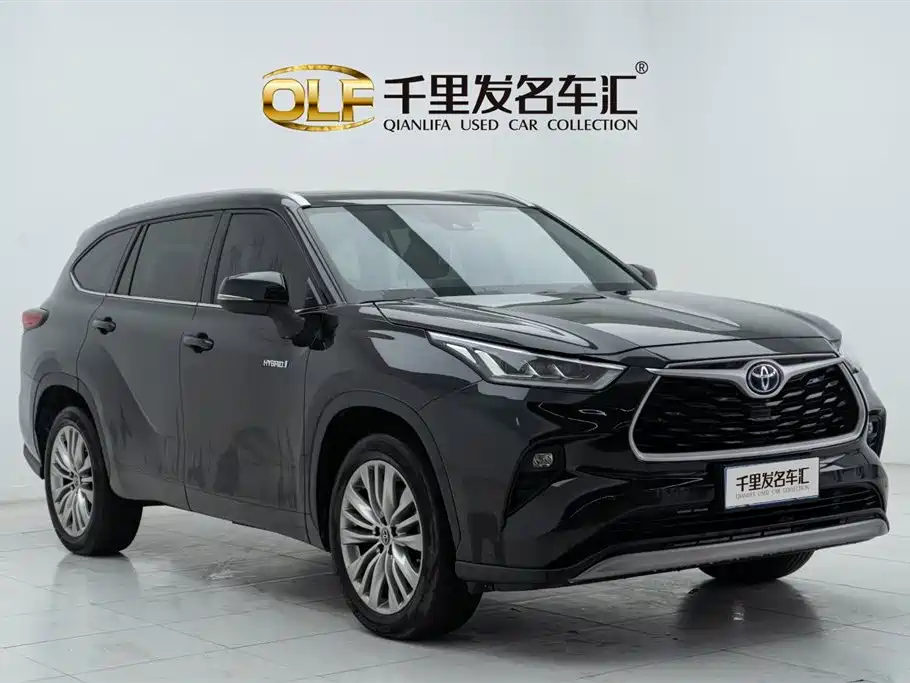 Toyota Highlander 2023 2.5L Smart Hybrid Dual Engine AWD Premium 7-Seater фото 3