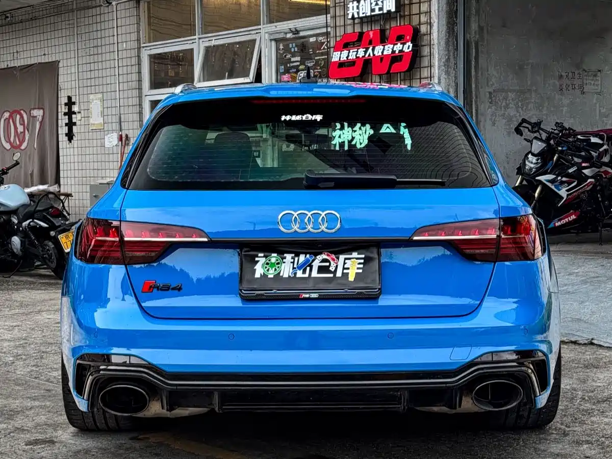 Audi RS 4 2021 RS4 Avant Obsidian Edition фото 5