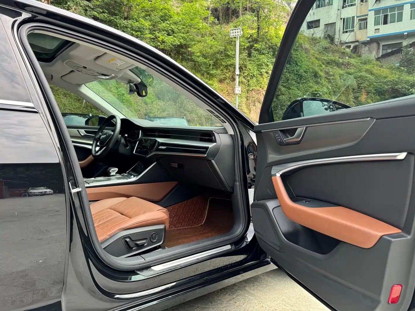 Фото 33 - Audi A6L