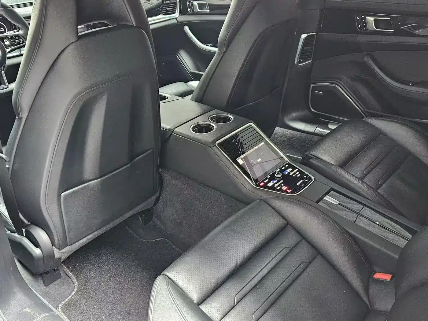 Porsche Panamera 2017 Panamera 4 Executive Long Wheelbase 3.0T фото 7