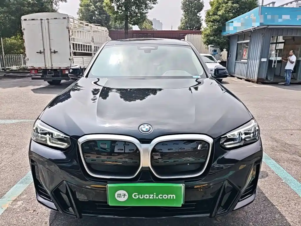 Фото 3 - BMW iX3