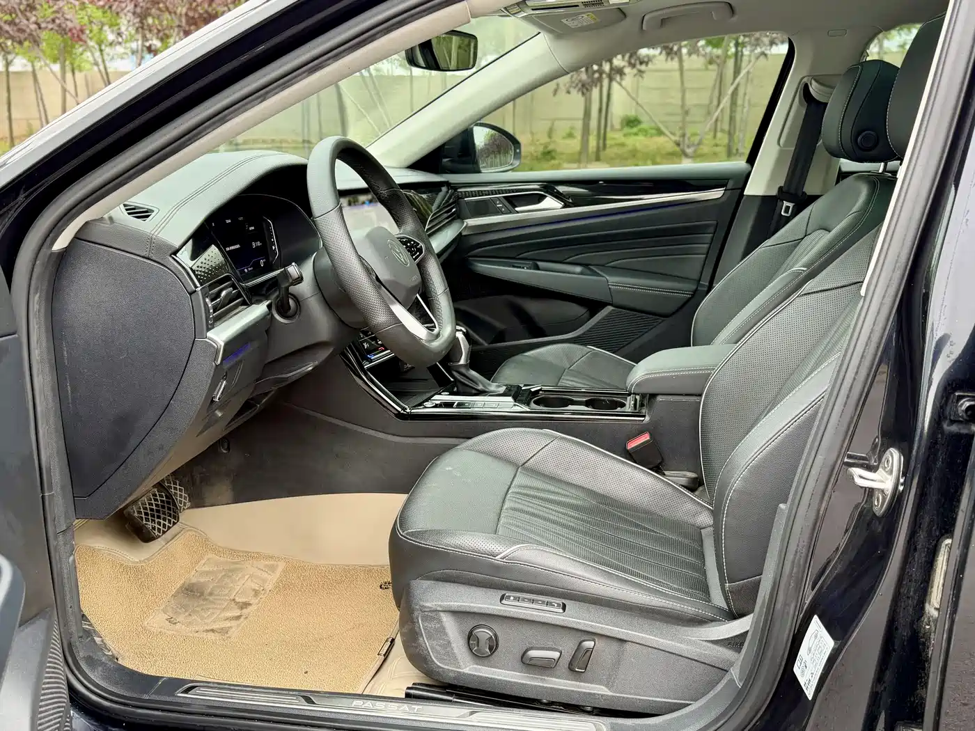 Volkswagen Passat 2023 Facelift 330TSI Starlight Premium Edition фото 4