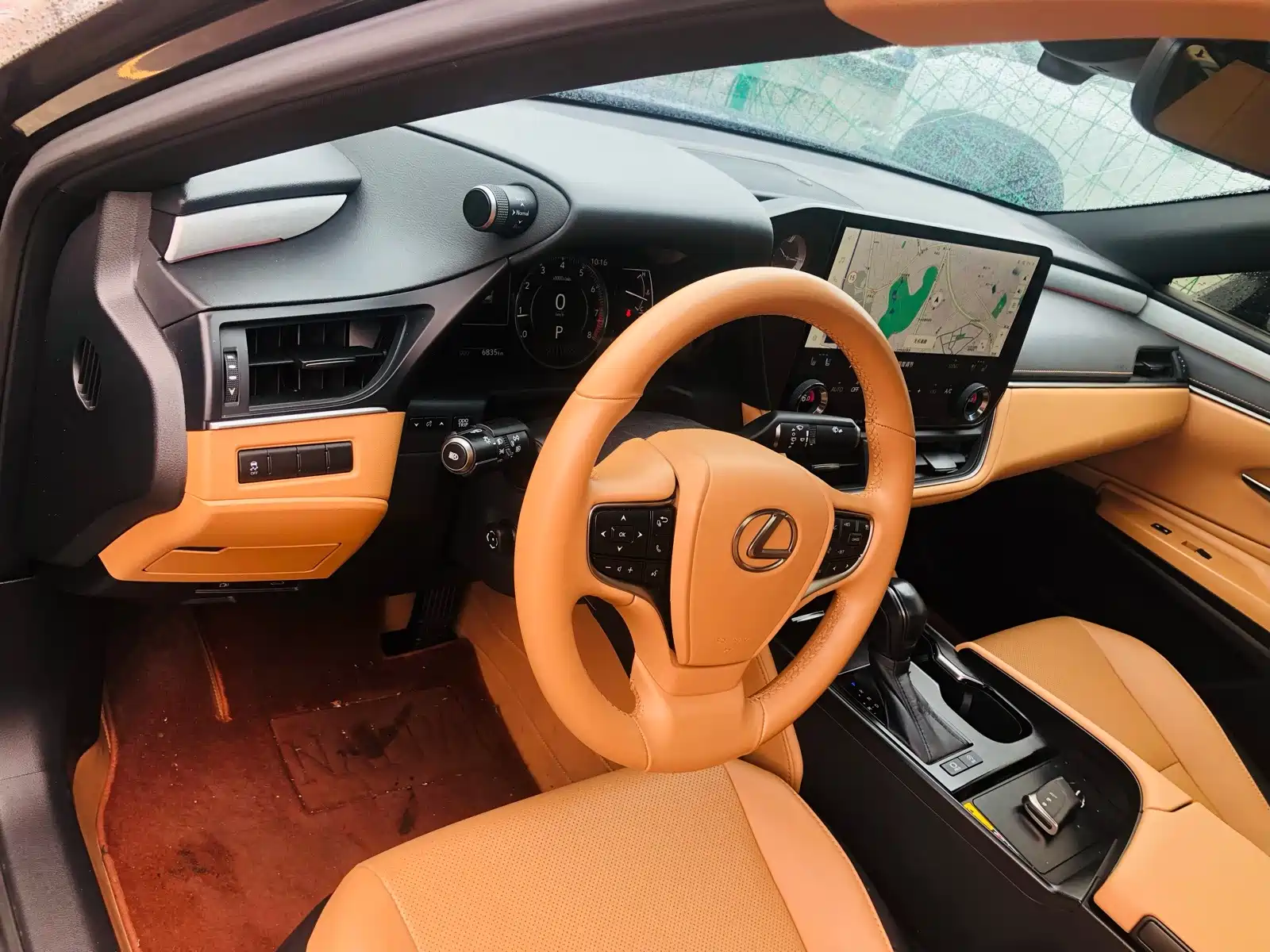 Фото 12 - Lexus ES